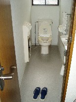 トイレです！昔の汚いところの写真がないのが残念・・・・・(T_T)